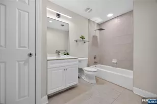 10 Camlet Ct 9010, Roseland, NJ 07068 - Photo 32