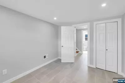 136 E Clinton Avenue, Bergenfield, NJ 07621 - Photo 26
