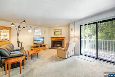 38 Triumph Court A #A, East Rutherford, NJ 07073 - Photo 4
