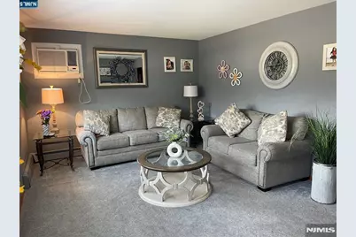 739 Lake Avenue, Lyndhurst Township, NJ 07071 - Photo 4