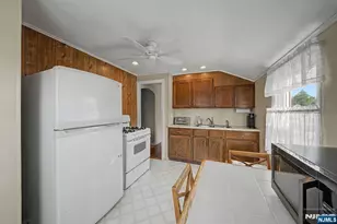 131 18th Ave, Elmwood Park, NJ 07407 - Photo 16