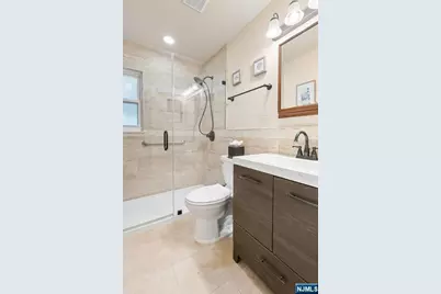 170 Colonial Avenue, Saddle Brook Township, NJ 07663 - Photo 8