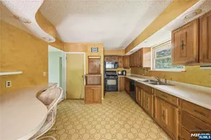 344 Union Ave, Bloomingdale, NJ 07403 - Photo 6