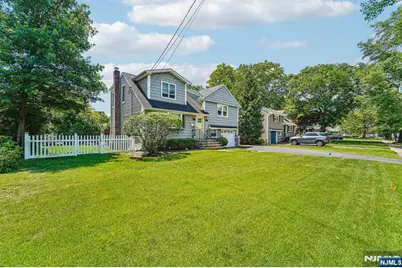 252 Canterbury Place, Ridgewood, NJ 07450 - Photo 2