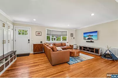 252 Canterbury Place, Ridgewood, NJ 07450 - Photo 6