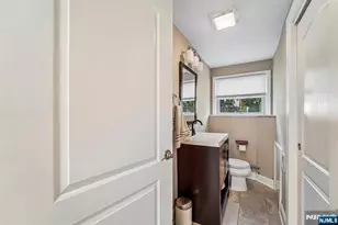 252 Canterbury Pl, Ridgewood, NJ 07450 - Photo 18