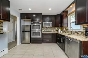 1 Veprek Ln, Hackensack, NJ 07606 - Photo 10