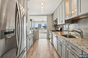 5 Horizon 1708, Fort Lee, NJ 07024 - Photo 38