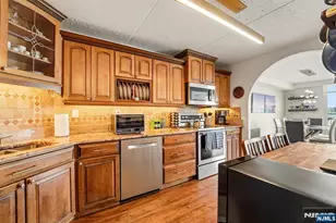 1077 River Road 903, Edgewater, NJ 07020 - Photo 14