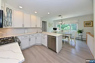 102 Lisa Ct, Wyckoff Township, NJ 07481 - Photo 6