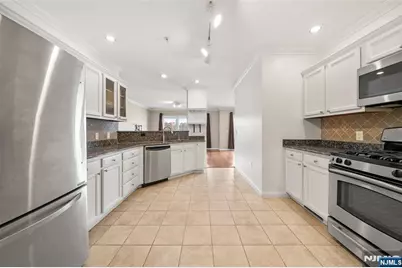 155 The Promenade, Edgewater, NJ 07020 - Photo 12