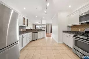 155 The Promenade, Edgewater, NJ 07020 - Photo 12