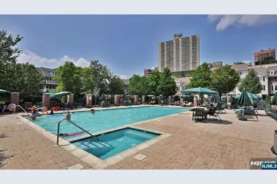 282 Roslyn Court 282X #282X, West New York, NJ 07093 - Photo 38