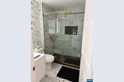 371 Simons Avenue, Hackensack, NJ 07601 - Photo 24