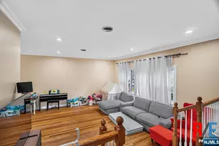 1068 Anderson Ave, Fort Lee, NJ 07024 - Photo 6