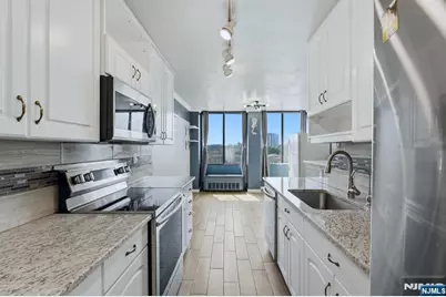 300 Winston Drive C0518 #C0518, Cliffside Park, NJ 07010 - Photo 12