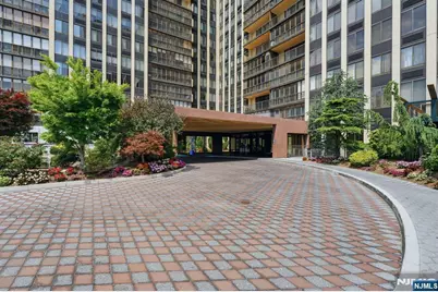 300 Winston Drive C0518 #C0518, Cliffside Park, NJ 07010 - Photo 2