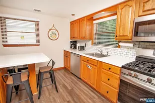 40 Maple Ln, Emerson, NJ 07630 - Photo 4