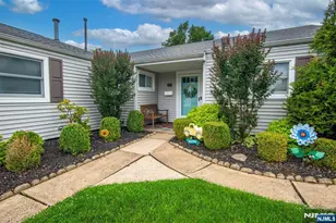 40 Maple Ln, Emerson, NJ 07630 - Photo 2