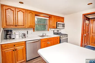 40 Maple Ln, Emerson, NJ 07630 - Photo 6