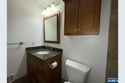 1047 Cambridge Court 1047 #1047, Mahwah, NJ 07430 - Photo 16