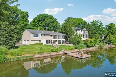 1050 W Pines Lake Drive, Wayne, NJ 07470 - Photo 44