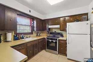 355 Chestnut Ave, South Hackensack Township, NJ 07606 - Photo 12