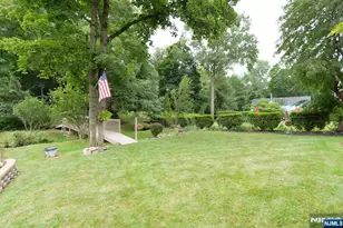 418 Burlington Rd, Paramus, NJ 07652 - Photo 22