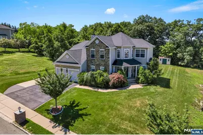 154 Tanglewood Pass, Jefferson Township, NJ 07849 - Photo 2