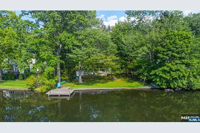 77 E Lake Drive, Wayne, NJ 07470 - Photo 32