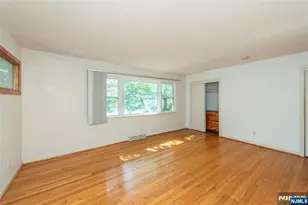 77 E Lake Dr, Wayne, NJ 07470 - Photo 18