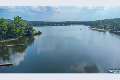 77 E Lake Drive, Wayne, NJ 07470 - Photo 38