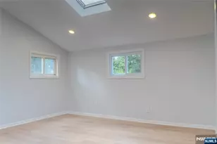 25 Lakeview Dr, Emerson, NJ 07630 - Photo 30