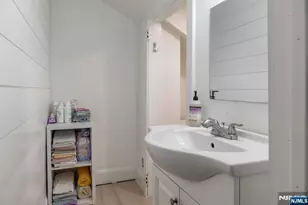 77 E Clinton Ave, Bergenfield, NJ 07621 - Photo 24