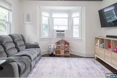 77 E Clinton Avenue, Bergenfield, NJ 07621 - Photo 10