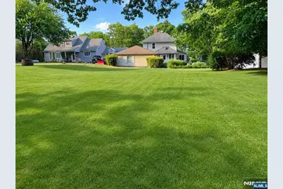 5 Madison Heights, Wyckoff Township, NJ 07481 - Photo 2