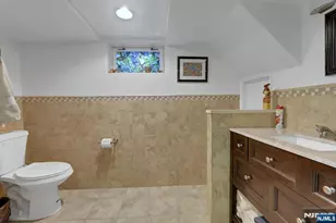 431 Maitland Ave, Teaneck Township, NJ 07666 - Photo 20