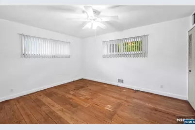 574 Chestnut Street, Washington Township, NJ 07676 - Photo 14