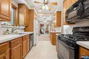 16 Arlington Ave, Caldwell, NJ 07006 - Photo 12