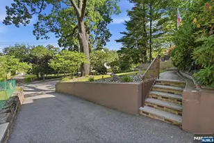 16 Arlington Ave, Caldwell, NJ 07006 - Photo 4