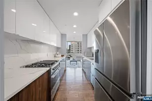 618 Hudson Park, Edgewater, NJ 07020 - Photo 12