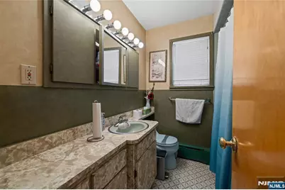 81 Huron Avenue, Clifton, NJ 07013 - Photo 8