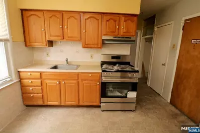 270-272 12th Street, Newark, NJ 07107 - Photo 6