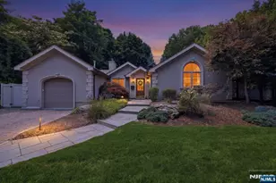 23 Trinity Pl, Hillsdale, NJ 07642 - Photo 2