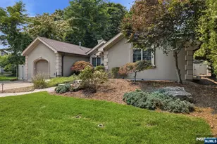 23 Trinity Pl, Hillsdale, NJ 07642 - Photo 4