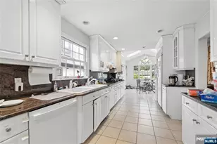 936 Red Rd, Teaneck Township, NJ 07666 - Photo 12