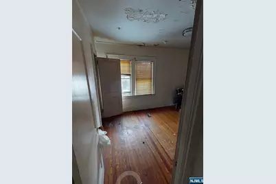149 Pomona Avenue, Newark, NJ 07112 - Photo 8