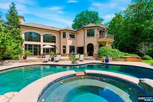 70 Oak Dr, Upper Saddle River, NJ 07458 - Photo 2