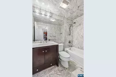 302 Chase Court 302 #302, Edgewater, NJ 07020 - Photo 12