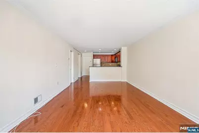 302 Chase Court 302 #302, Edgewater, NJ 07020 - Photo 6